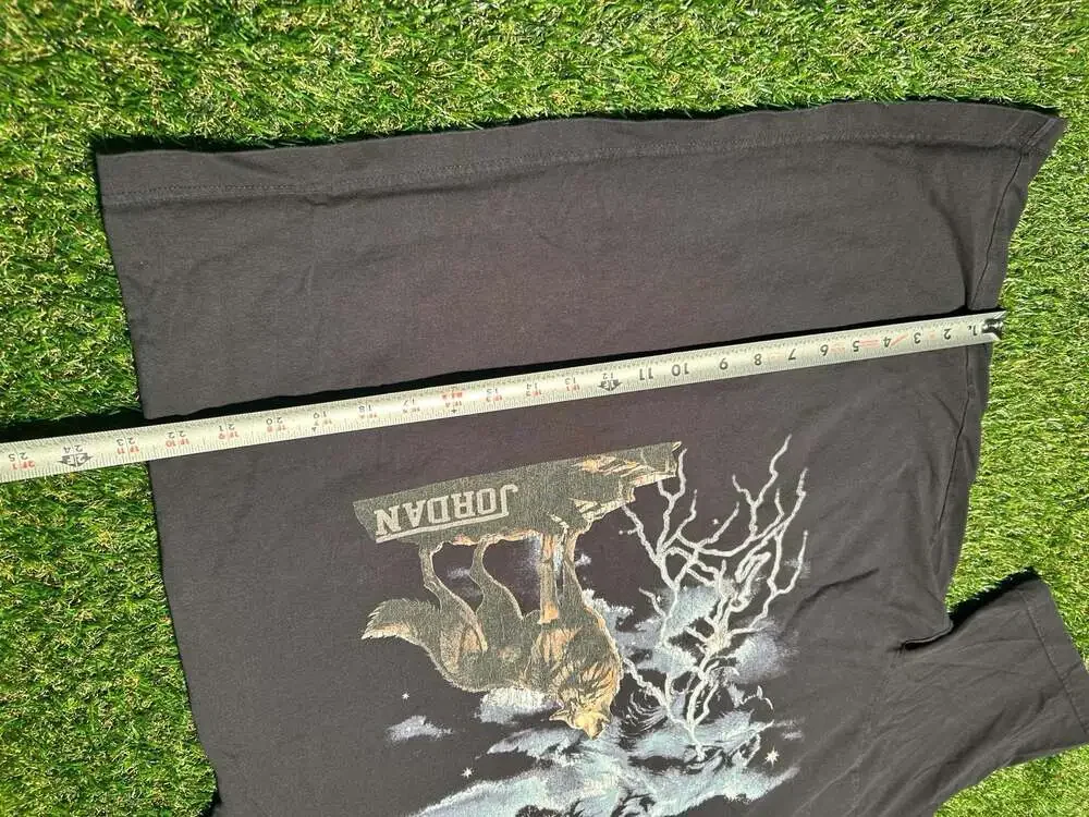 Jordan Wolf Graphic T-Shirt Black Size L